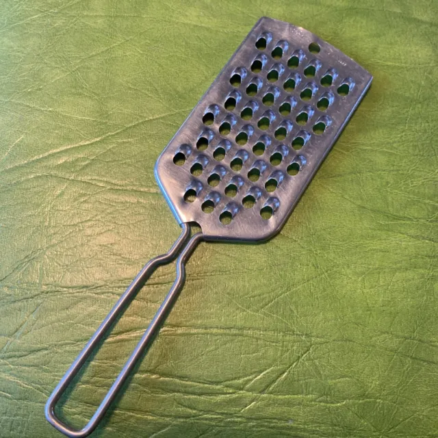 Hand Cranked Cheese / Breadcrumb Grater, Cast Iron, Made in Germany 14 –  The Vintage Teacup