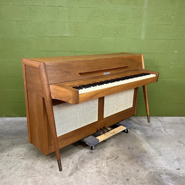 Mid Century Modern Baldwin Acrosonic Spinet Piano Mid Century Modern Baldwin Acrosonic Spinet Piano