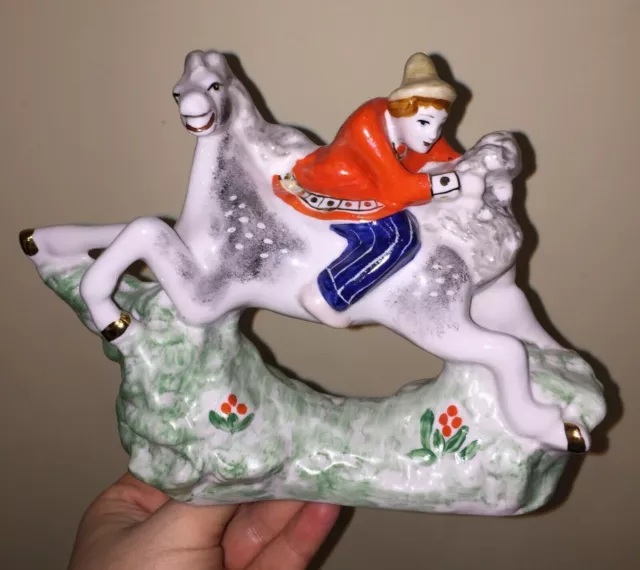 Figura de porcelana rusa ucraniana de cuento de hadas y caballo jorobado