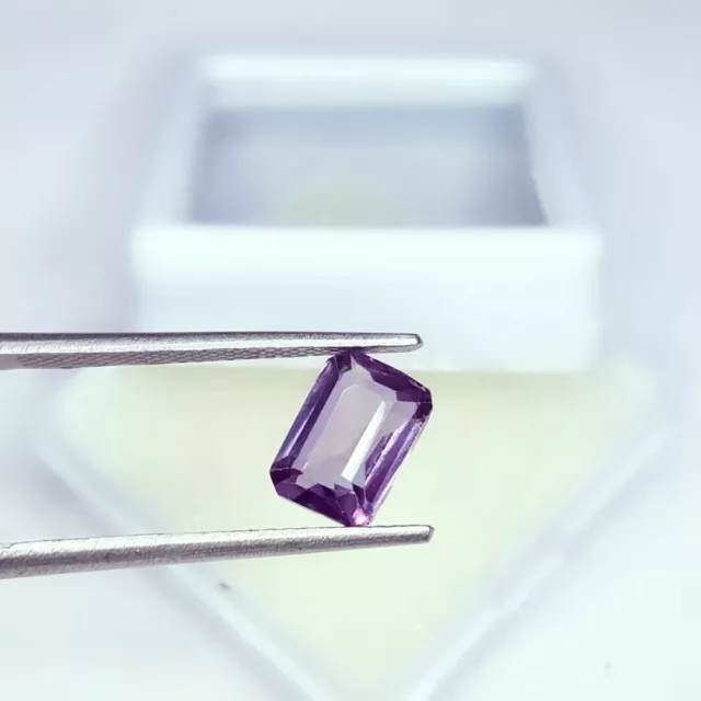 Fabuleuse alexandrite naturelle du Brésil - 2,07 carats avec certificat.