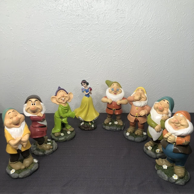 Disney Snow White and The Seven Dwarfs Garden Statue Figurines Complete Set 2021 Disney Snow White and The Seven Dwarfs Garden Statue Figurines Complete Set 2021