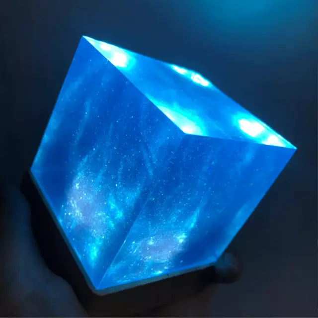 Avengers 1/1 Scale Tesseract Cube+Base 6.5CM Marvel Thanos LED Props Gift