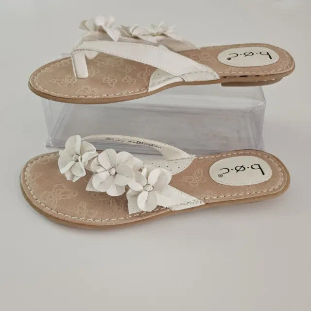 B.O.C. Born Concept Adney Z44301 White Womens Size 8M Floral Thong Sandal