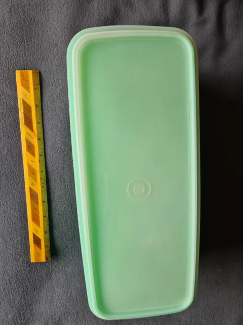 Tupperware Vintage Jadite Celery Keeper Complete