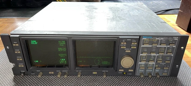 TEKTRONIX WFM300 SIGNAL Generators TEKTRONIX WFM300 Component Waveform Monitor EUR 295,00 - FR