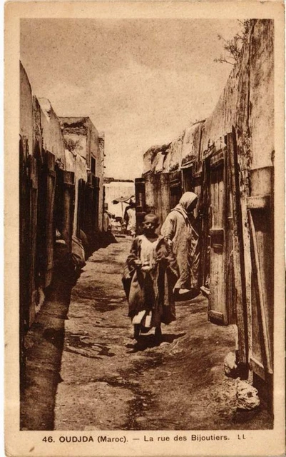 CPA AK OUDJDA La rue des Jeweliers MAROC (720095)