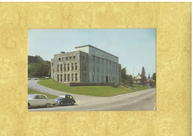 X Canada Chicoutimi Quebec 1960s postcard LA PALAIS DE JUSTICE & old cars