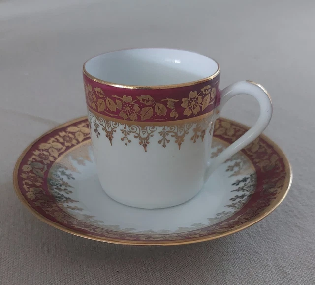 2 anciennes tasses et sous tasses à café porcelaine Limoges rouge et doré or fin