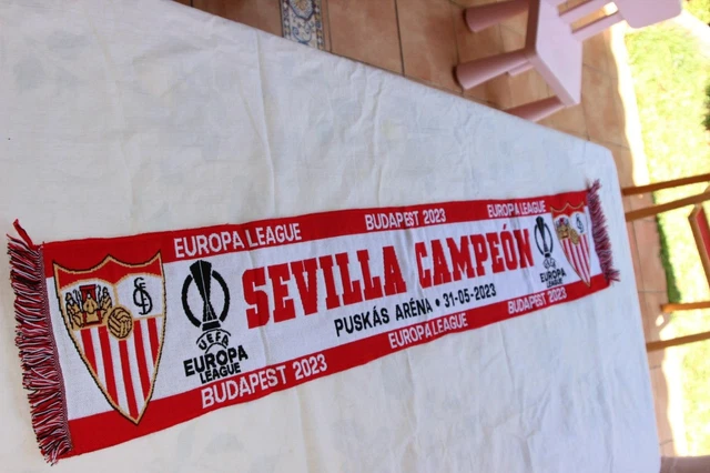 MALAGA BUFANDA UEFA CHAMPIONS LEAGUE | Equipos de Futbol Europeo
