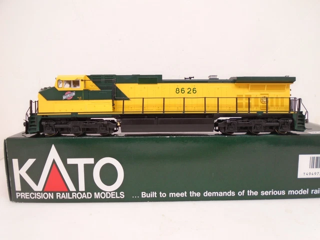 Kato Ho 37-1301, C44-9W locomotive, C&NW 8626