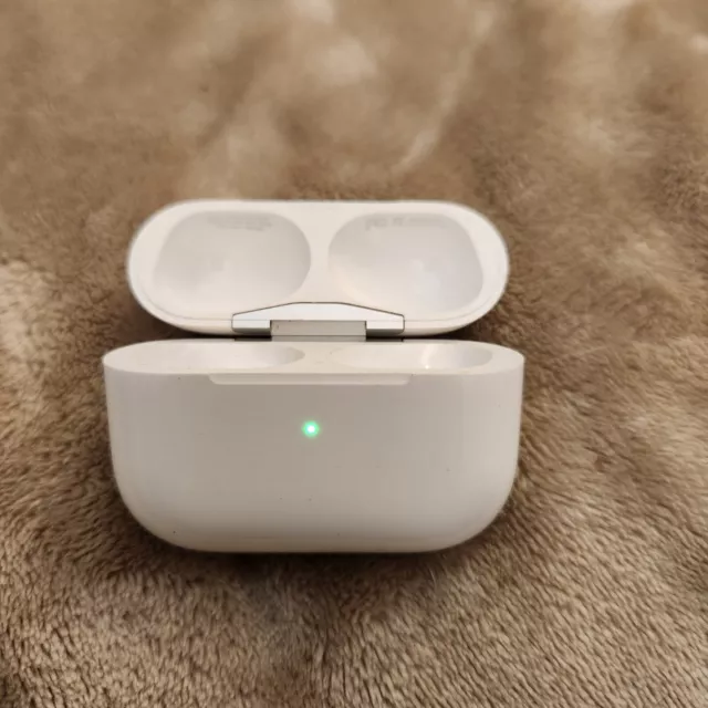 GENUINE Apple AirPods Pro 1st Gen Replacement Charging Case Model A2190 - White
