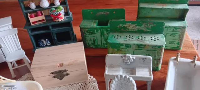 Big lot of cute vintage dollhouse furniture and miniatures