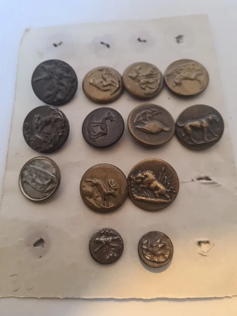 Lot de 4 anciens boutons de tenue de chasse - Collection