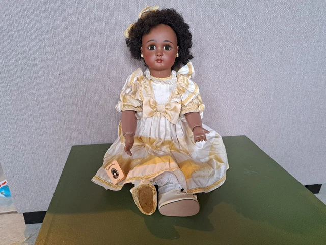 Tres Belle Reproduction De Poupee Ancienne Steiner Mulatre        No Jumeau  (2)
