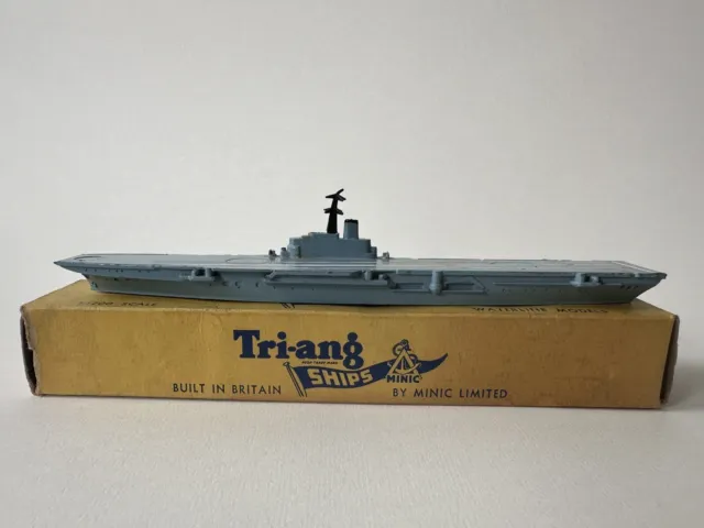 Tri-ang Ships Minic M751 BULWARK 1:1200 Aircraft Scale Vintage Collectable Model