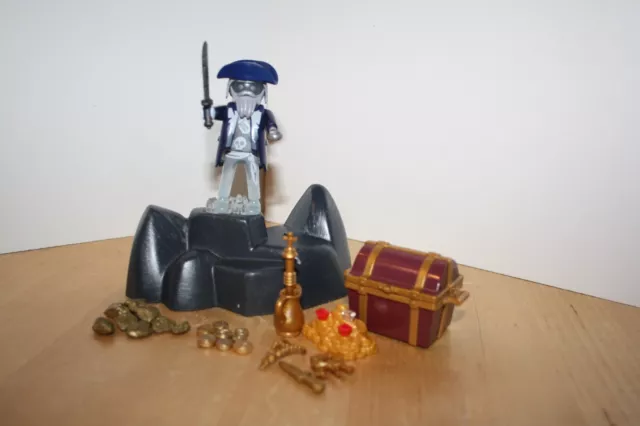 Playmobil...ähnlich... 71047 Piratenschatz mit Wächter