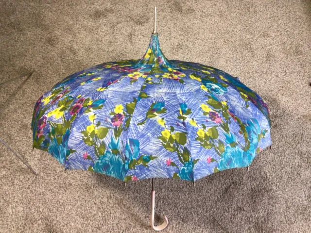 VTG 1960s Pagoda Umbrella Parasol Blue spring Floral Boho carved hook Handle