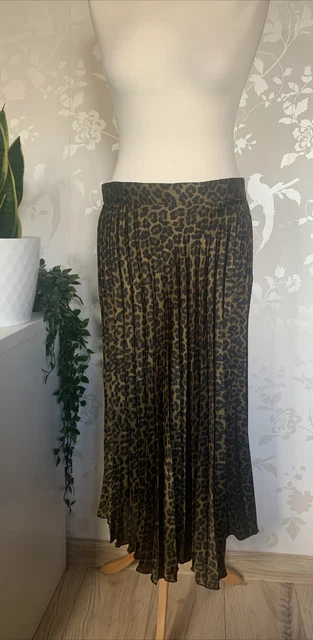 Green leopard print pleated midi skirt top