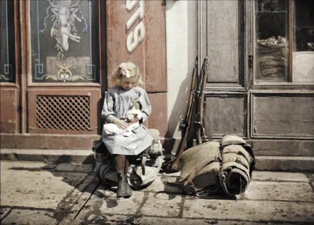 Antique Girl & Guns Photo 370b Odd Strange & Bizarre