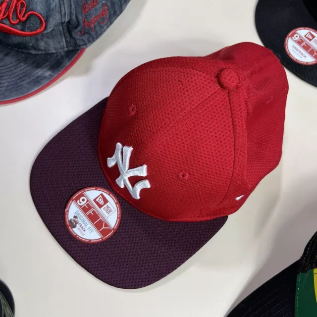New Era NY New York Yankees 9Fifty Red Maroon Snapback Baseball Cap Hat Size One
