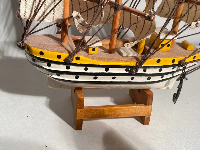 Aubaho Maquette Bateau Endeavour – Navire à Voile Antique – Décoratif – Déjà Assemblé – 55 X 70 X 10 Cm