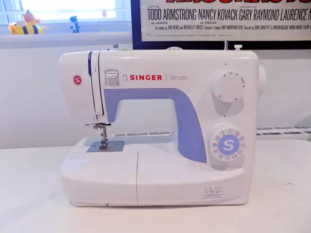 Singer Simple 3232 Electronic Sewing Machine White FAULTY Sold as SPARES/PARTS