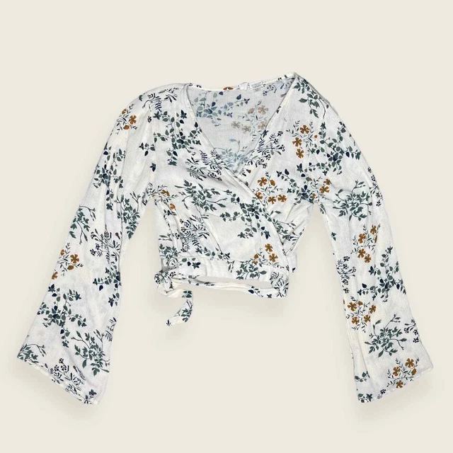 Sky & Sparrow | Floral Front Wrap Top | Womens Small | Cream Bell Sleeve