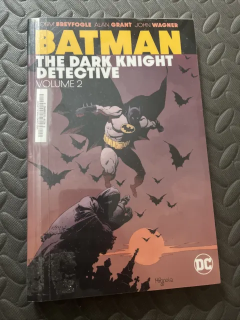 READ DESCRIPTION!  - Batman: The Dark Knight Detective Volume 2 Library Copy