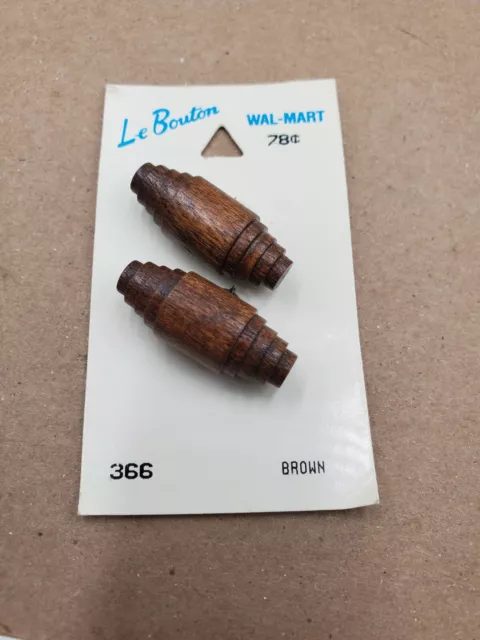 La Bouton Round 1 1/4in 32mm Wooden Toggle on Card Unused Blumenthal 2 ct