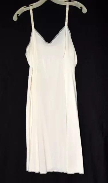 Vintage Shadowline White Nylon Small Scalloped Lace Trim Full Slip Size 36 USA