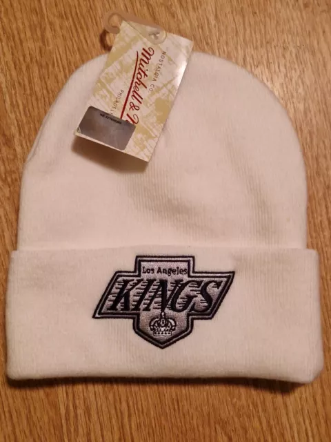 Los Angeles Kings white Mitchell & Ness beanie onesize NEW