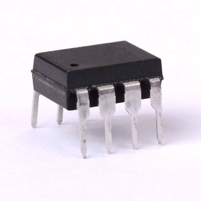 10x Circuit Intégré NE555P Boitier DIP8 TEXAS INSTRUMENTS