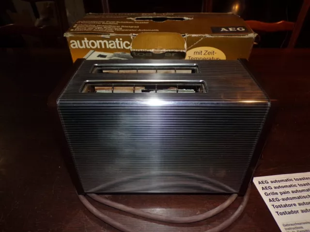 Ancien grille-pain automatique AEG ( automatic toaster model AT 201 )