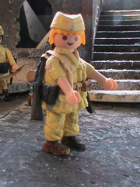 Des soldats ukrainiens victorieux sur un tank
