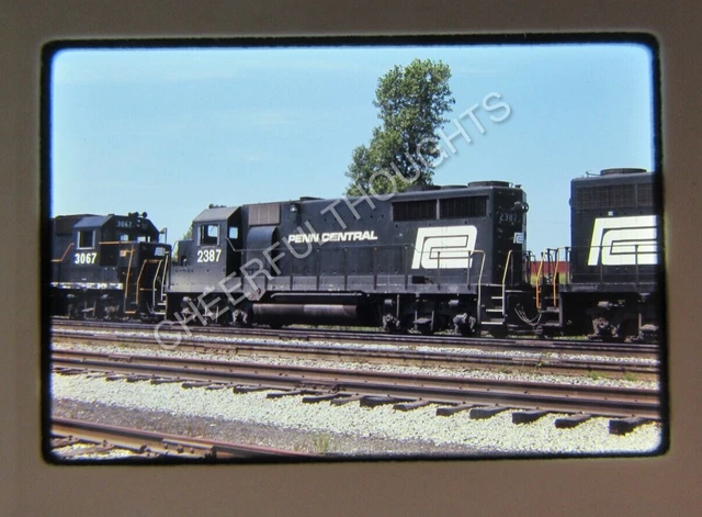 Original '71 Ektachrome Slide PC Penn Central 2387 GP35 Linker       36K39