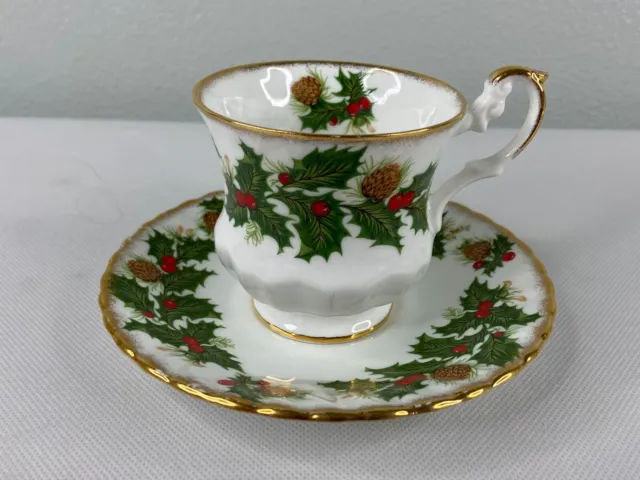 Rosina Yuletide Tea Cup & Saucer Christmas Ivy England