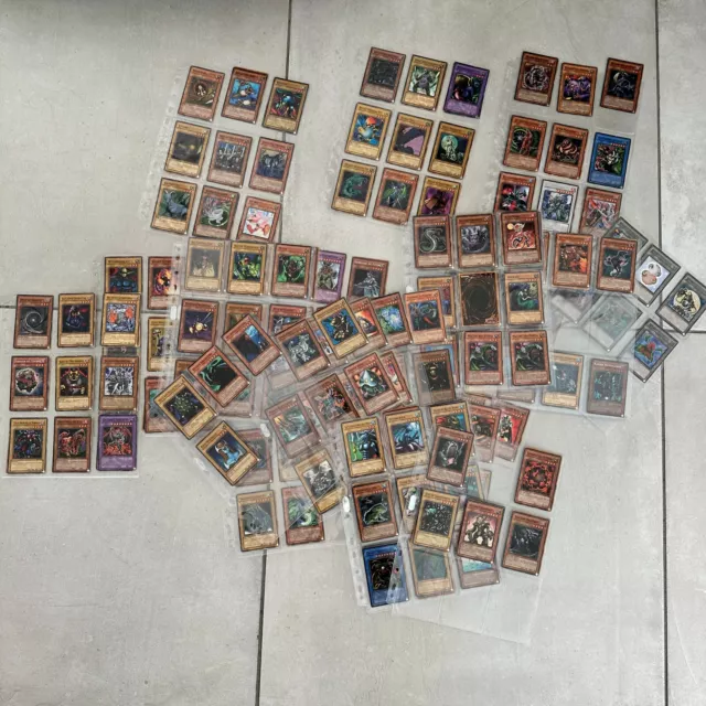 Carte Yu-Gi-Oh 1996 gros lot de cartes (250-300 cartes)