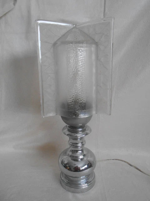 ancienne lampe art déco pied chromé et tulipe verre moulé pressé Muller Degué ??