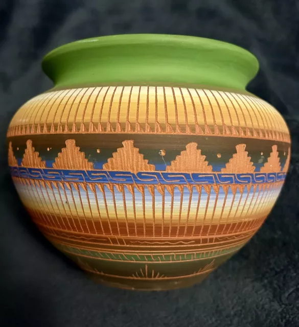 Native American Pottery Vase Navajo Hand Etched Hand Painted 5.5x7 Signed 3