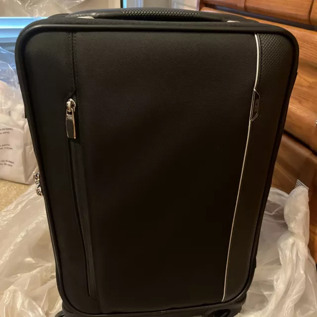 TUMI ARRIVE 3 International Dual Access 4 Wheeled Carry On