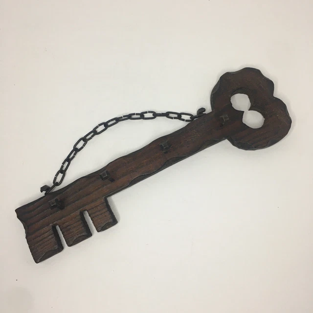 VTG Decorative Wall Mount Hand Carved Wooden Key Shaped Hanger Primitive Rustic