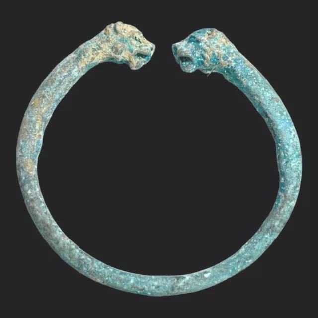 Unique Antique Bactrian Greco old Bronze Bangle Bracelet with 1 pair lion Heads