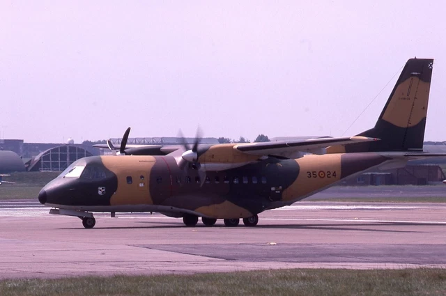 Kodachrome Slide T19B-05 (35-24) Casa CN235 Spanish Air Force Boscombe Down 1992