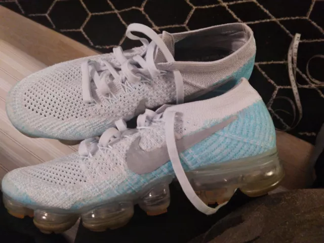 New!! Nike Air Vapormax Flyknit Womens Running Shoes Sneakers Size 7 Blue/White