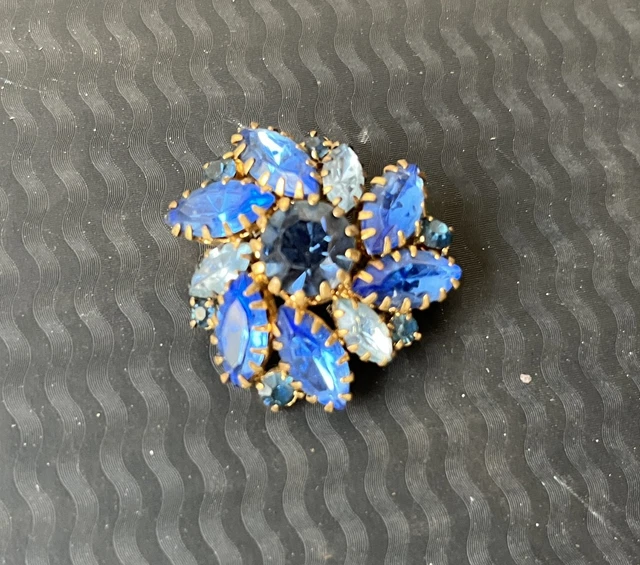 Broche Vintage Années 50 – Volute De Rubans Métal Doré Et Strass, Fabrication Française
