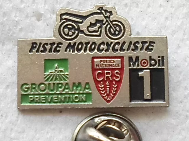 Pin's POLICE - CRS - Piste MOTOCYCLISTE - Groupama - Mobil - ( # C2 )