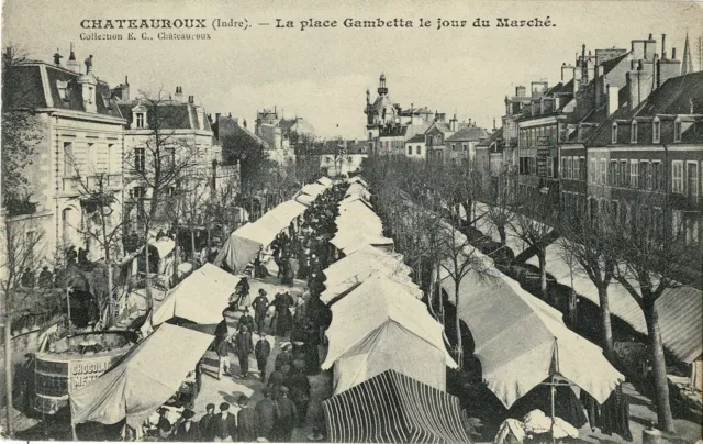 CPA - Chateauroux - La Place Gambetta le Jour du Marché