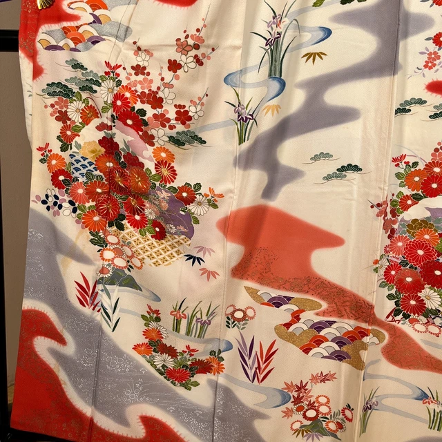 K3011172 Japanese Kimono Silk Furisode Embroidery 2
