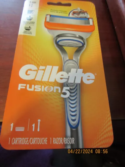 Gillette Fusion 5 Mens Razor Handle + 1 Refill Cartridge