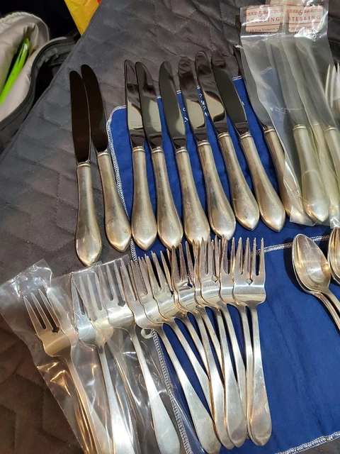 Reed & Barton sterling silver flatware set. Twelve 4-piece Place Setting ++ Reed & Barton sterling silver flatware set. Twelve 4-piece Place Setting ++